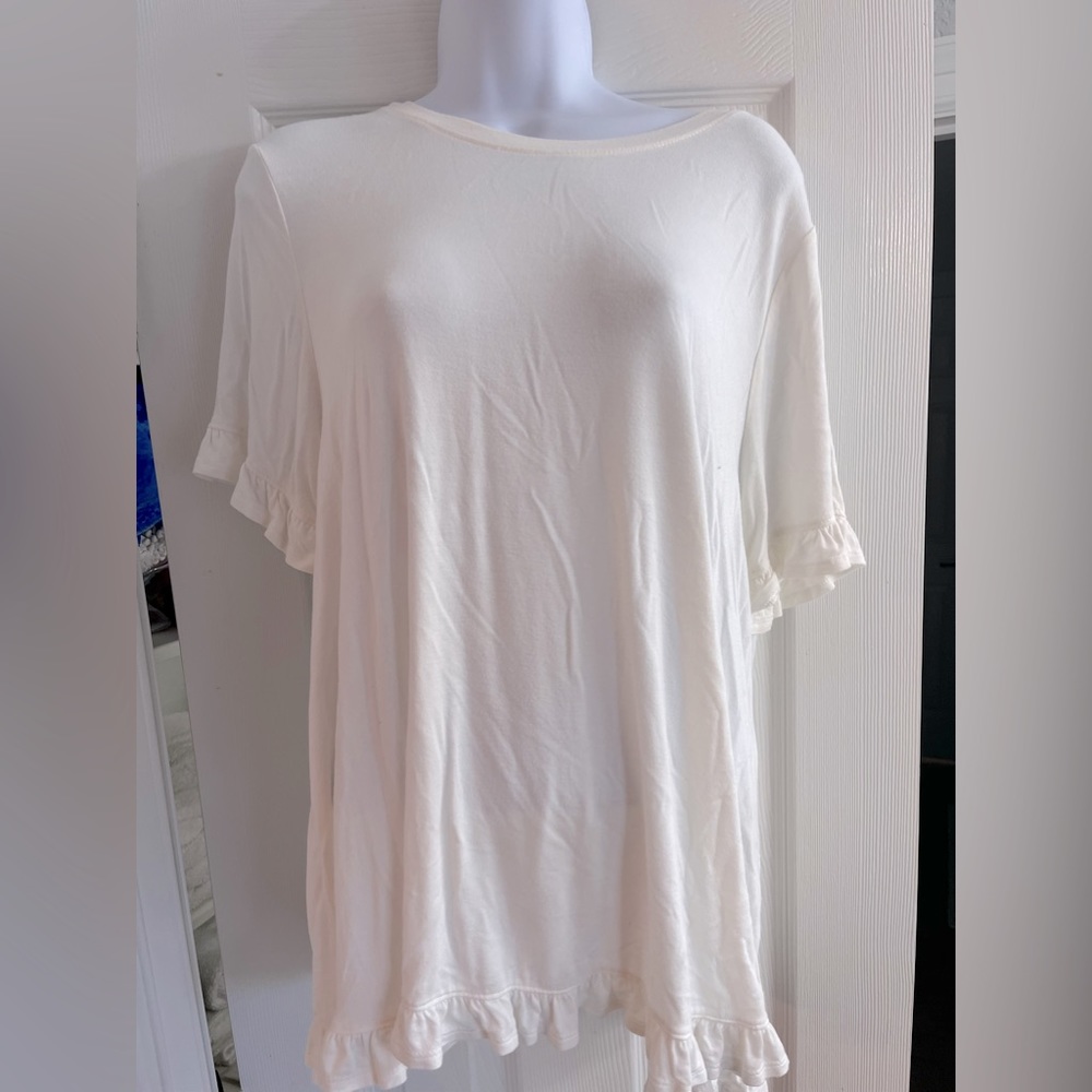 White casual top, size L
